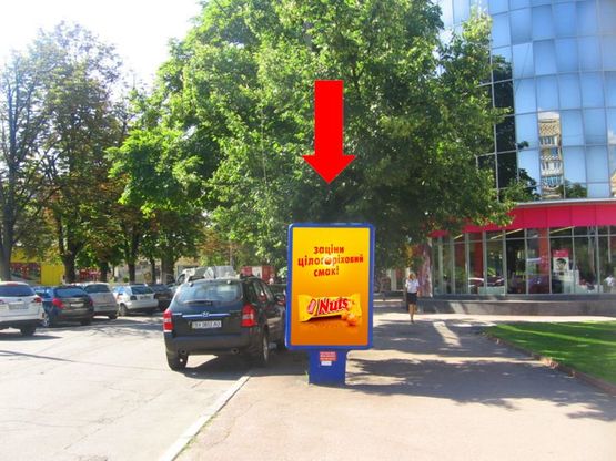 Фото рекламной плоскости по адресу Проскуровская ул., 53, возле ЦУМа, "Дома офицеров"