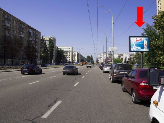 Фото рекламной плоскости по адресу Украинки бул., 21А - 21, в сторону ст. м. "Печерская"