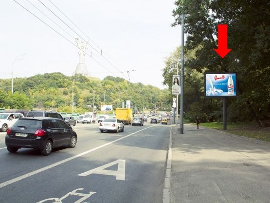 Фото рекламной плоскости по адресу Дружбы Народов бул., 150м. до пл. ГВОВ, в сторону моста Патона