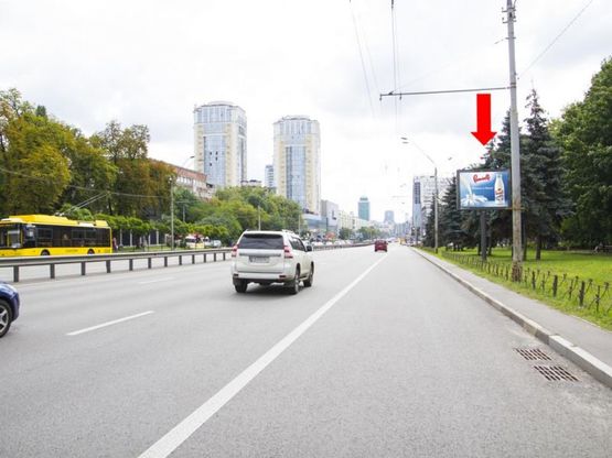 Фото рекламной плоскости по адресу Победы пр., напротив 32, в сторону ст. м. «Политехнический институт», центра