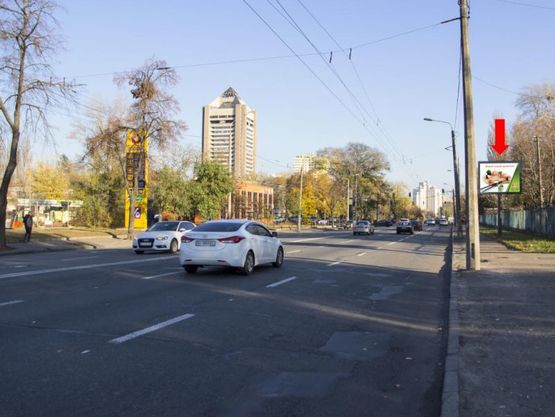 Фото рекламної площини за адресою Ильенко ул. (бывш. Мельникова ул.), 50, напротив, в сторону ст. м. «Лукьяновка», центра