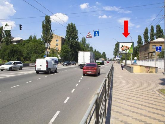 Фото рекламної площини за адресою Телиги ул., 2 - ул. Гонты, на светофоре, в сторону ст. м. "Почайна"