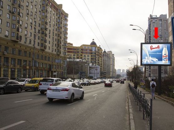 Фото рекламной плоскости по адресу Черновола ул., 8, в сторону пр. Победы