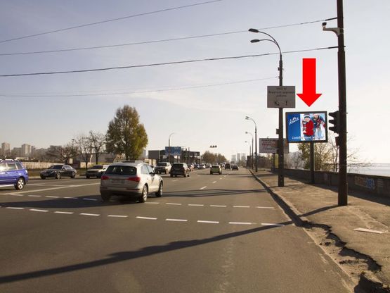 Фото рекламної площини за адресою Днепровская набережная / ул. Причальная, возле жд моста, на светофоре, в сторону ул. Здолбуновской, пр. Бажана
