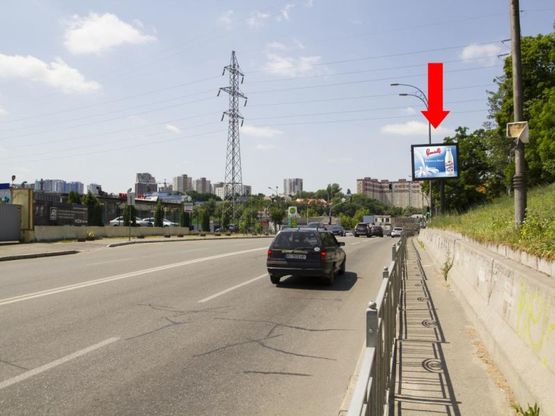 Фото рекламной плоскости по адресу Брожко ул. (бывш. Кировоградская ул.) / ул. Изюмская, на светофоре, в сторону ул. Лобановского пр. (бывш. Краснозвездный пр.)