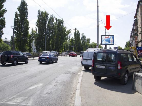 Фото рекламной плоскости по адресу Чоколовский бул., 35, возле Радиорынка, к Севастопольской пл.