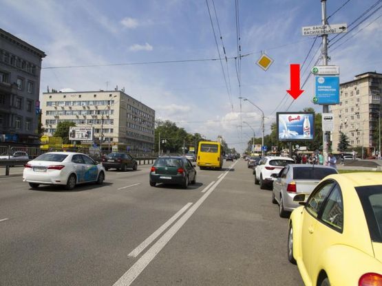 Фото рекламної площини за адресою Победы пр., 26, напротив ст.м. "Политехнический институт", возле ТРЦ "Smart Plaza", супермаркета "Сильпо", из центра