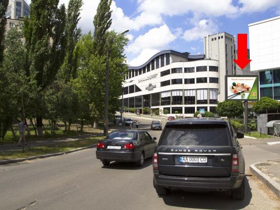 Фото рекламной плоскости по адресу Кудряшова ул., 3, "Ультрамарин", клуб "Indigo", супермаркет "Велика Кишеня", в сторону Липковского ул. (бывш. ул. Урицкого)