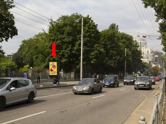 Фото рекламної площини за адресою Шевченко бул., 36, возле Ботанического сада, в сторону Победы пл.