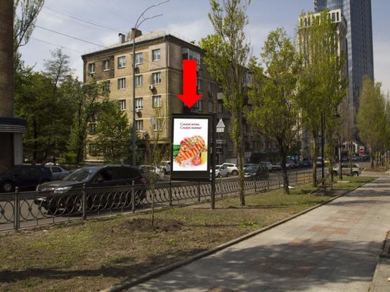 Фото рекламної площини за адресою Украинки бул., 6, в сторону ул. Крещатик