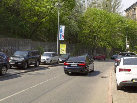 Фото рекламної площини за адресою Кловский спуск ул., 11, в сторону ул. Мечникова