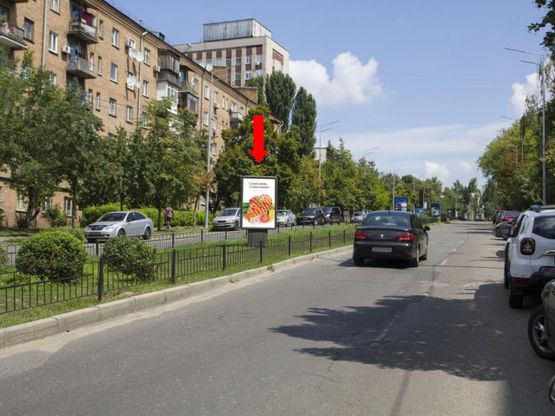 Фото рекламної площини за адресою Гаврилишина ул. (бывш. ул. Василевской), 12, разделитель, в сторону Лукьяновки