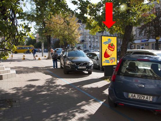 Фото рекламной плоскости по адресу Петлюры ул., 18 / ул. Саксаганского, в сторону бул. Шевченко