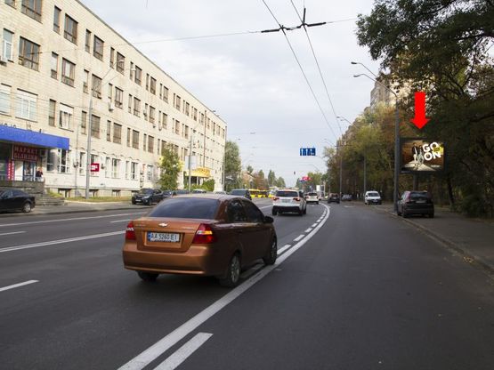 Фото рекламної площини за адресою Довженка ул., 10 в сторону ул. Телиги