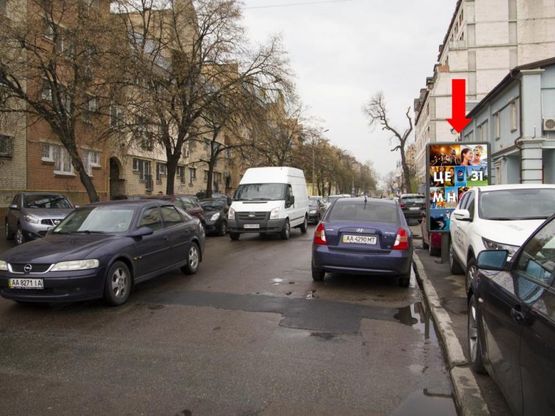 Фото рекламной плоскости по адресу Почайнинская ул. - ул. Сковороды, возле БЦ Podil Plaza, в сторону Нижнего вала