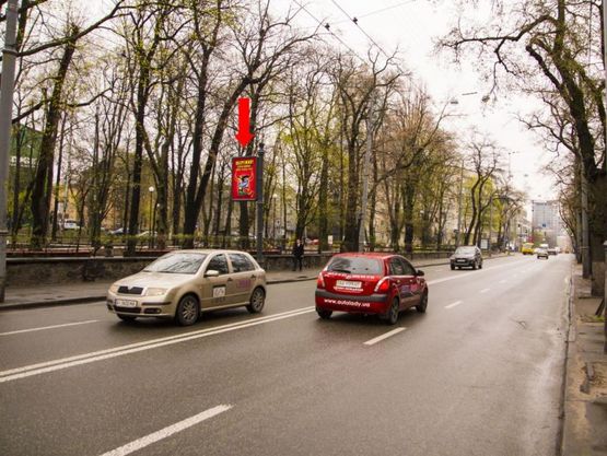 Фото рекламной плоскости по адресу Ильенко ул. (бывш. Мельникова ул.), 71 (напротив) в сторону ст. м. "Лукьяновская"