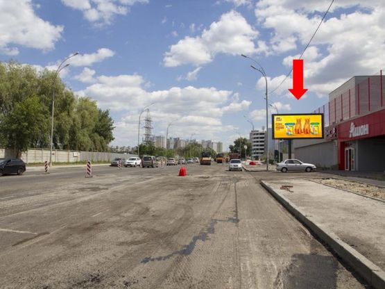 Фото рекламної площини за адресою Здолбуновская ул, 15, возле супермаркетов "Ашан", "Фокстрот", в сторону ул. Ревуцкого, Харьковского шоссе