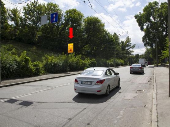 Фото рекламной плоскости по адресу Подольский спуск, в сторону центра, ул. Овруцкой