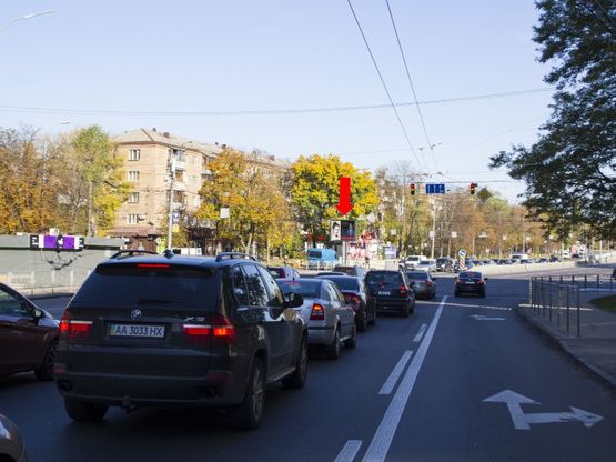 Фото рекламної площини за адресою Телиги ул., 13/14 - ул. Дорогожицкая, на светофоре, в сторону ст. м. "Дорогожичи"