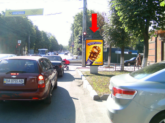 Фото рекламной плоскости по адресу Шевченко ул. / Черновола ул. (бывш. Луначарского ул.), возле магазина "Золото"