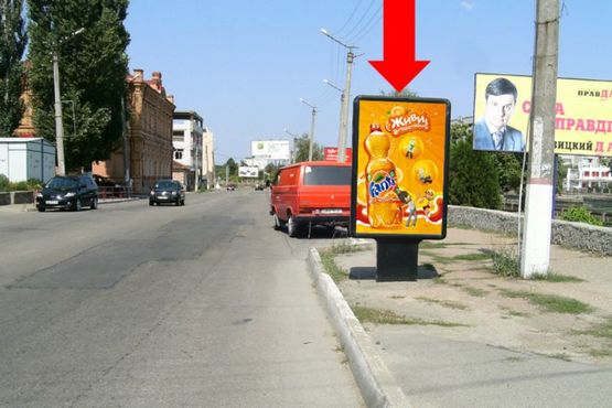 Фото рекламной плоскости по адресу Васильевский пер. / Б. Перспективная ул. (бывш. Маркса ул.), возле церкви