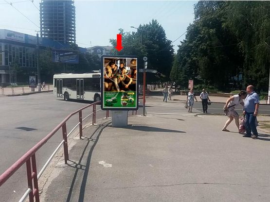 Фото рекламной плоскости по адресу Б. Перспективная ул. (бывш. Маркса ул.) / Васильевский пер.