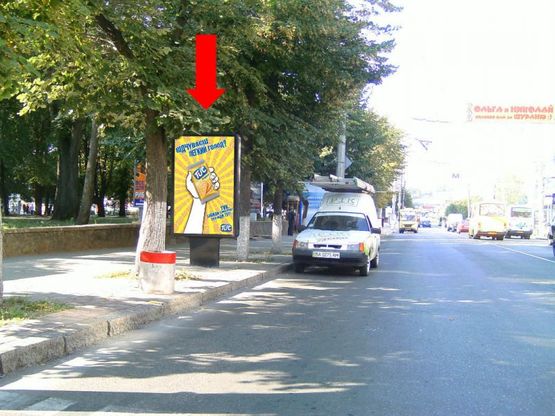 Фото рекламной плоскости по адресу Б. Перспективная ул. (бывш. Маркса ул.) / Гоголя ул.