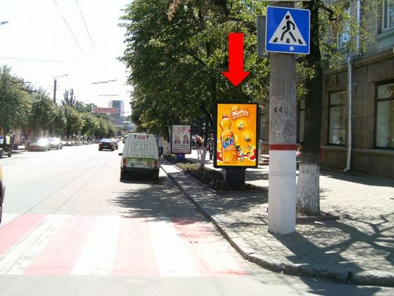 Фото рекламной плоскости по адресу Б. Перспективная ул. (бывш. Маркса ул.) / Чмиленко ул. (бывш. Дзержинского ул.), возле ТЦ "Барва"