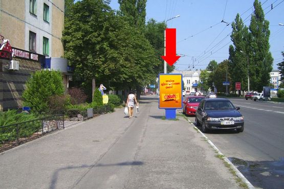 Фото рекламной плоскости по адресу Холоменюка ул., 6, возле "КийАвиа", гостиницы "Зори"