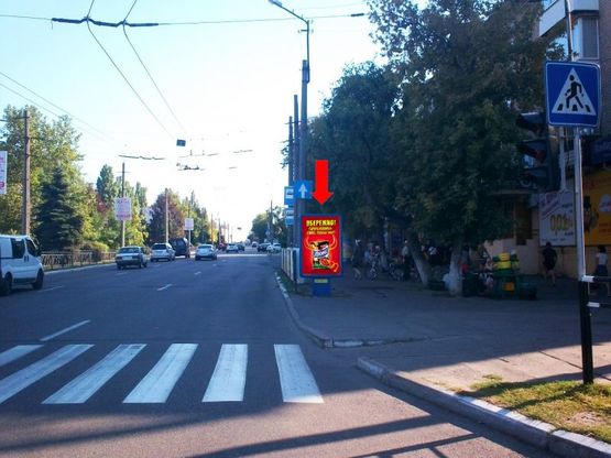 Фото рекламной плоскости по адресу Свободы пр. (бывш. 60-летия Октября ул.), 47 / ул. Киевская, возле магазина "Гурман"