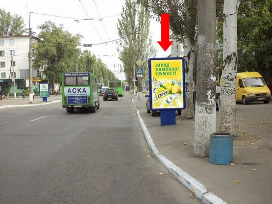 Фото рекламной плоскости по адресу Первомайская ул., 32 / ул. Гагарина, возле банка "ВТБ"