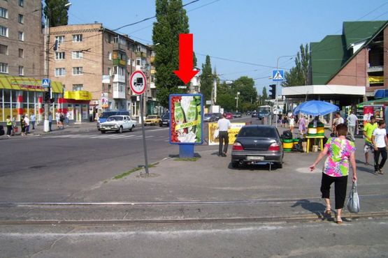 Фото рекламной плоскости по адресу Холоменюка ул. / ул. Леонова, возле жд вокзала, остановки