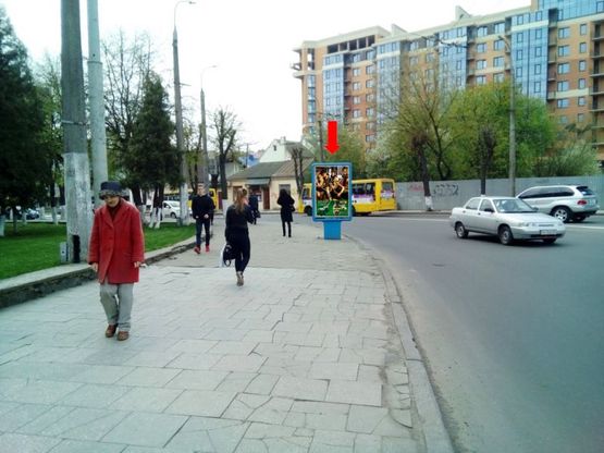 Фото рекламной плоскости по адресу Винниченко ул. / Победы пр. / Независимости пл., возле корпуса ВНУ