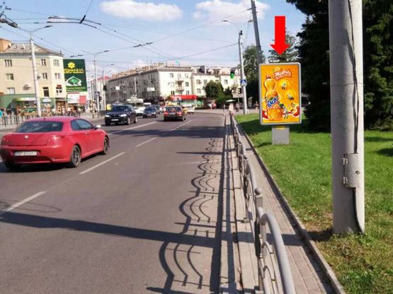 Фото рекламной плоскости по адресу Воли пр. / Театральная пл., напротив ЦУМа, супермаркетов "Сильпо", "Эльдорадо"