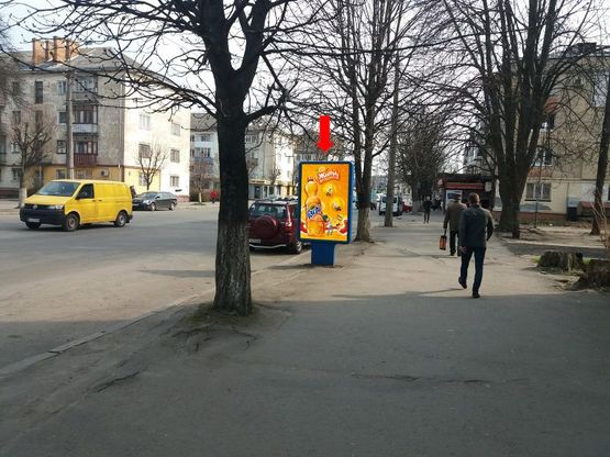 Фото рекламной плоскости по адресу Грушевского пр., 22, возле супермаркета "Салют"