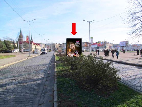 Фото рекламної площини за адресою Черновицкая ул., разделитель, в центр