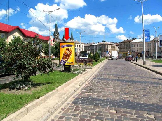 Фото рекламной плоскости по адресу Черновицкая ул., разделитель, в центр