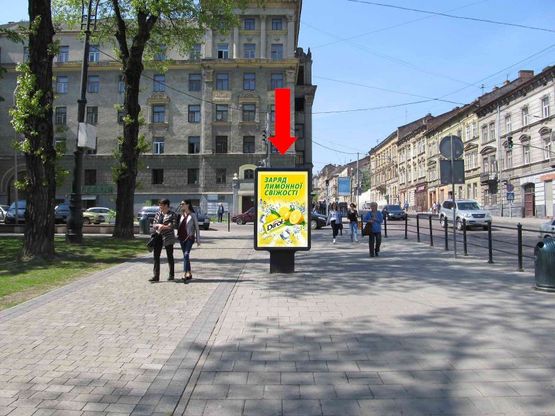 Фото рекламної площини за адресою Городоцкая ул., 52 / Озаркевича ул., из центра