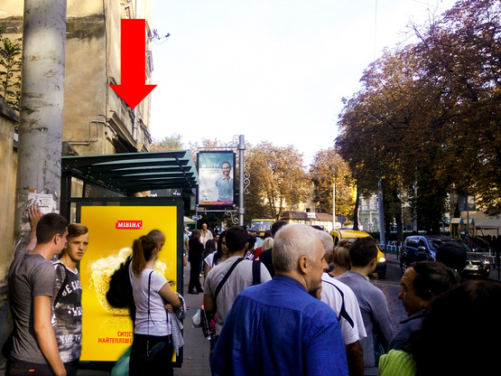 Фото рекламной плоскости по адресу Черновала пр. - Ризни пл., за Оперным театром (остановка "Площадь Ризни") (правая), в центр