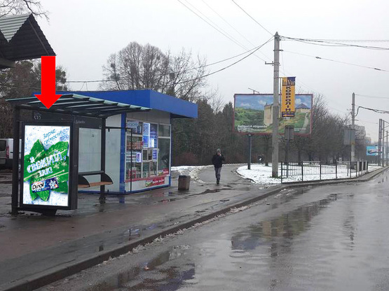 Фото рекламной плоскости по адресу Кульпарковская ул. 95, (ост. "Кульпарков"), из центра