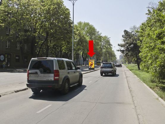 Фото рекламної площини за адресою Гагарина пр. / Шевченко пр., разделитель, №2, к Сегедской ул.