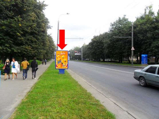 Фото рекламної площини за адресою Киевская ул., 4, напротив Укрэксимбанка