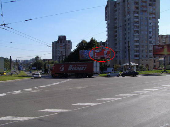 Фото рекламной плоскости по адресу Варшавська - пр. Чорновола (справа)