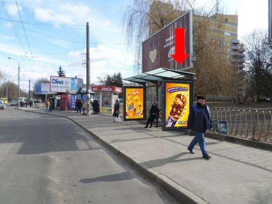 Фото рекламної площини за адресою Киевская ул., остановка "Автовокзал", возле рынка "Андреевский", в сторону из центра, A1