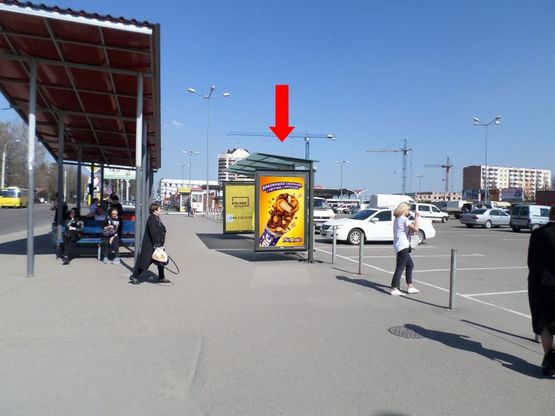 Фото рекламной плоскости по адресу Гагарина ул., ТРЦ "Чайка", супермаркеты "Сильпо", "Эльдорадо", из центра, A1