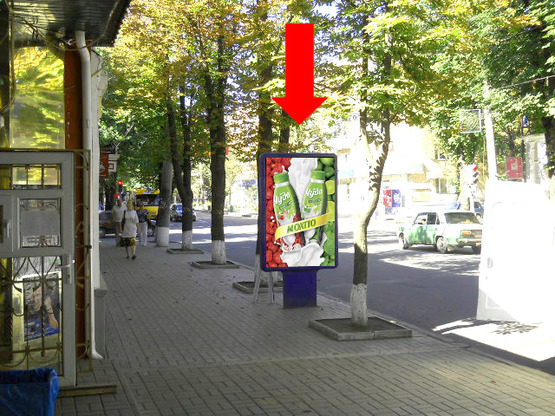 Фото рекламной плоскости по адресу Петропавловская ул., 65, возле магазина "Гурман"