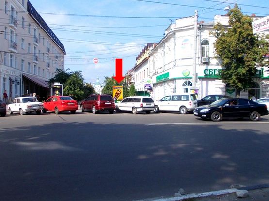 Фото рекламной плоскости по адресу Воскресенская ул. (бывш. Фрунзе ул.) / Покровская пл. (бывш. Красная пл.), возле Сбербанка