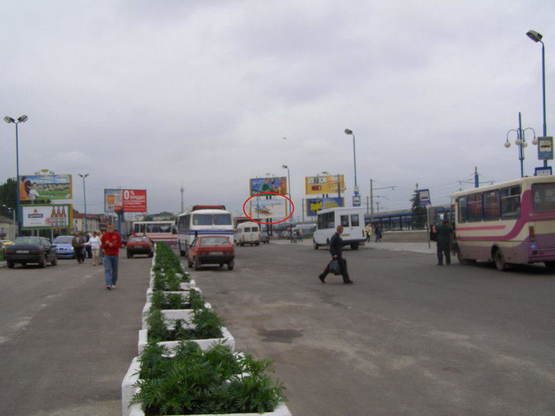Фото рекламной плоскости по адресу Городоцька К11 ( приміський вокзал, напроти привокзальний ринок ст. А нижній №12 )  перон