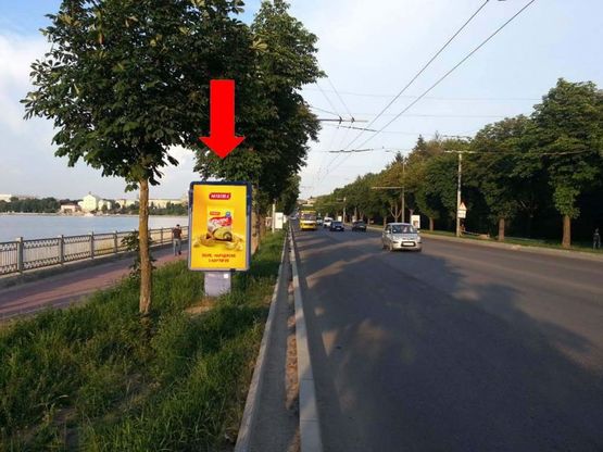 Фото рекламної площини за адресою Русская ул., возле парка "Топильче", дамба, в центр