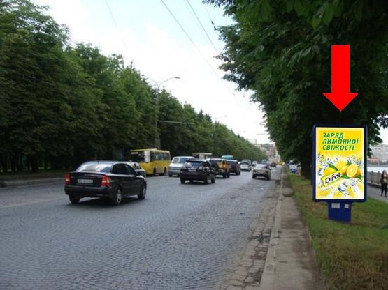 Фото рекламной плоскости по адресу Русская ул., возле парка "Топильче", дамба, из центра